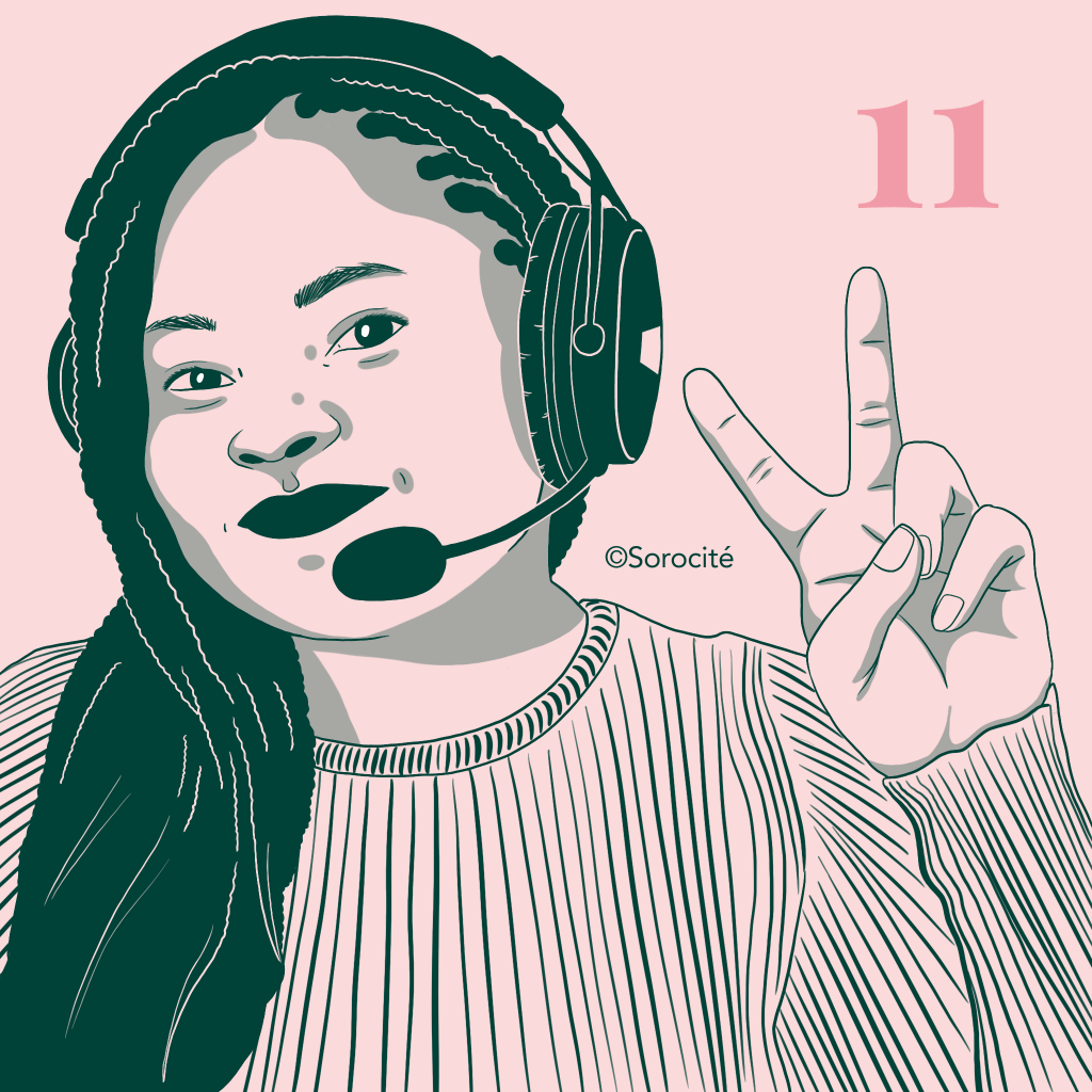 Jennifer Lufau, fondatrice d'Afrogameuse casque sur la tête faisan le V de la victoire